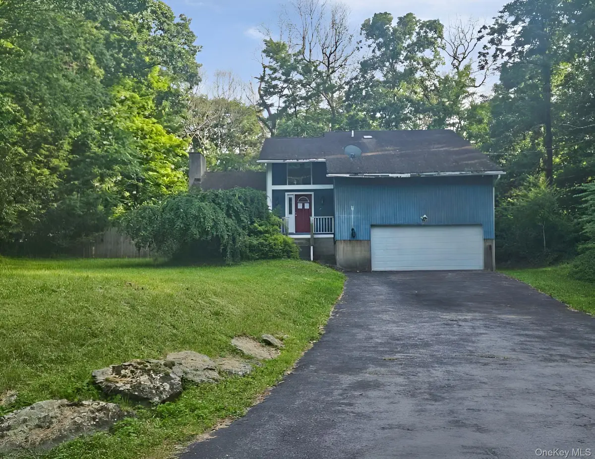 6 White Oaks Road, Hyde Park, NY 12538 - Image #1