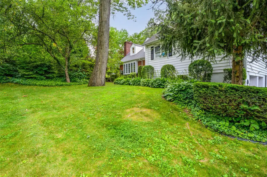 9 Martin Road, Yonkers, NY 10701 - Image #2