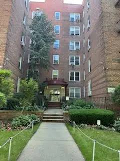 221 McDonald Ave Avenue #1G, Brooklyn, NY 11218