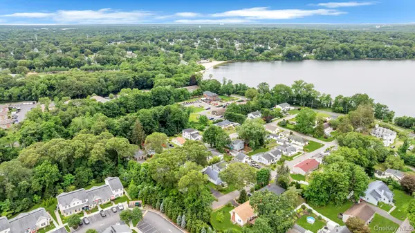 30 Harding Road, Ronkonkoma, NY 11779