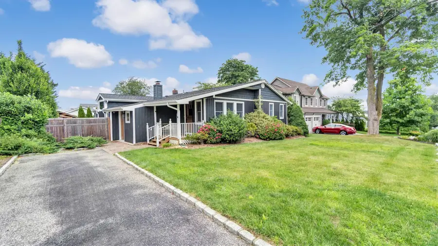 22 Coles Place, Northport, NY 11768 - Image #2