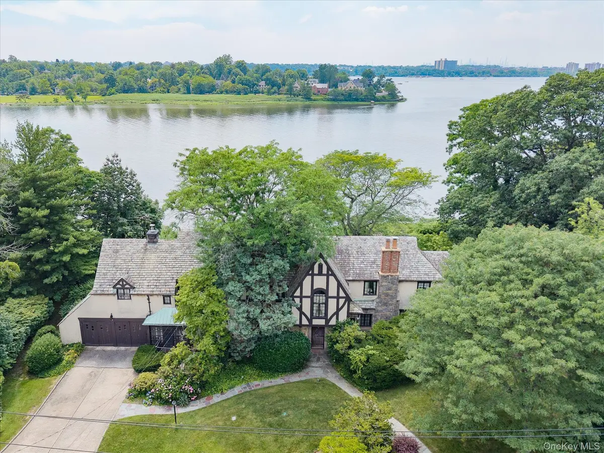 6 Shore Drive, Great Neck, NY 11021 - Image #1