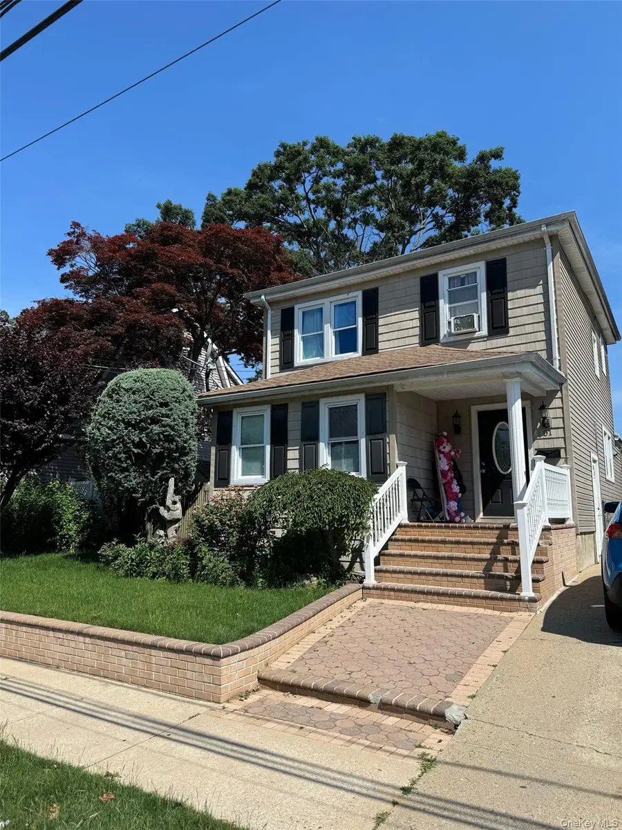 101 Harris Avenue, Freeport, NY 11520 - Image #2