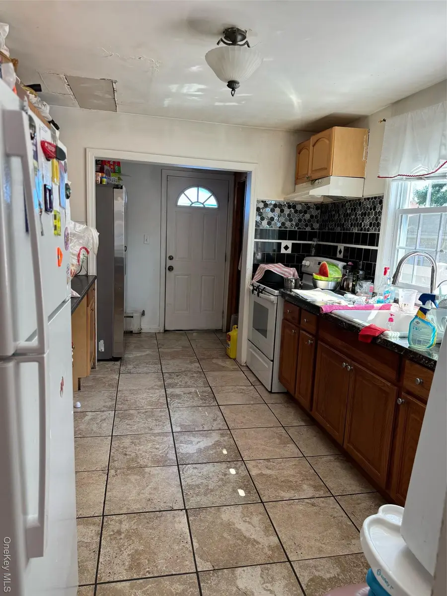 101 Harris Avenue, Freeport, NY 11520 - Image #3