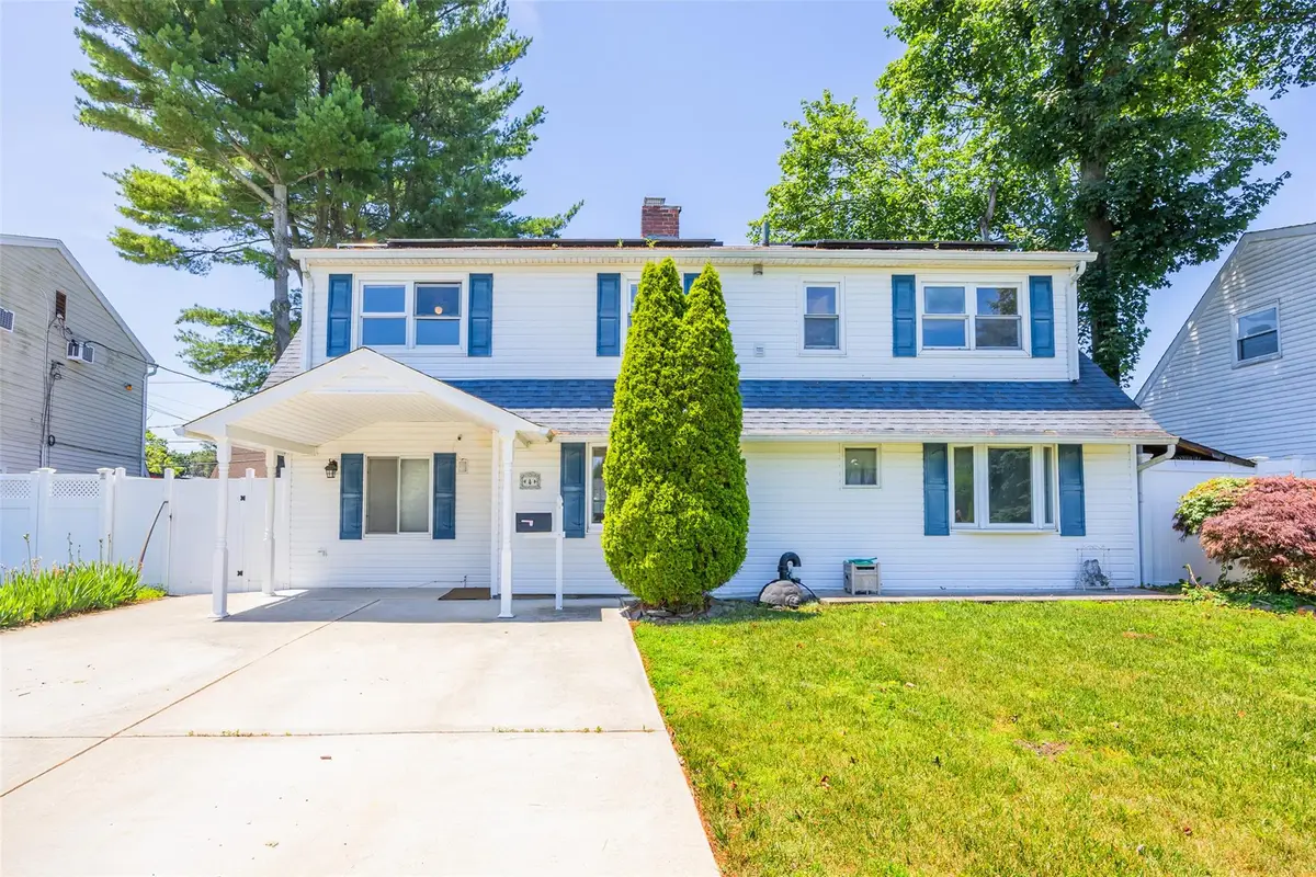 4 Wagon Lane, Levittown, NY 11756 - Image #1