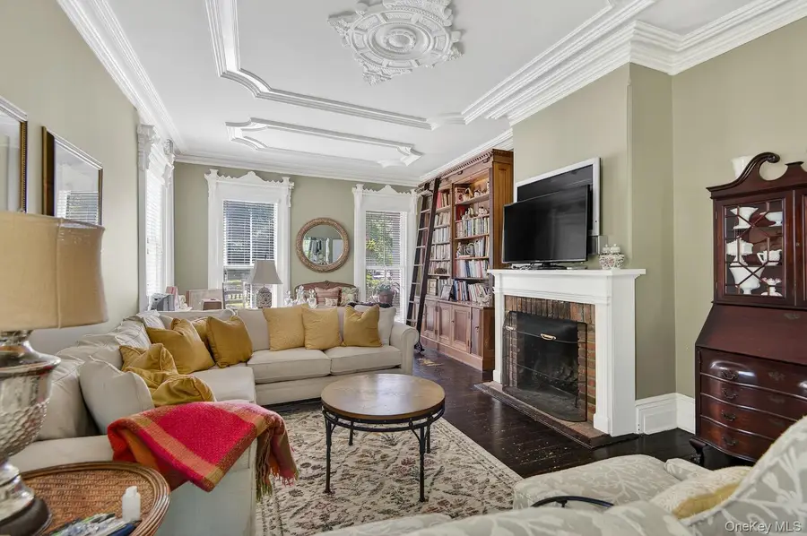 4 Parkview Terrace, Huntington, NY 11743 - Image #3