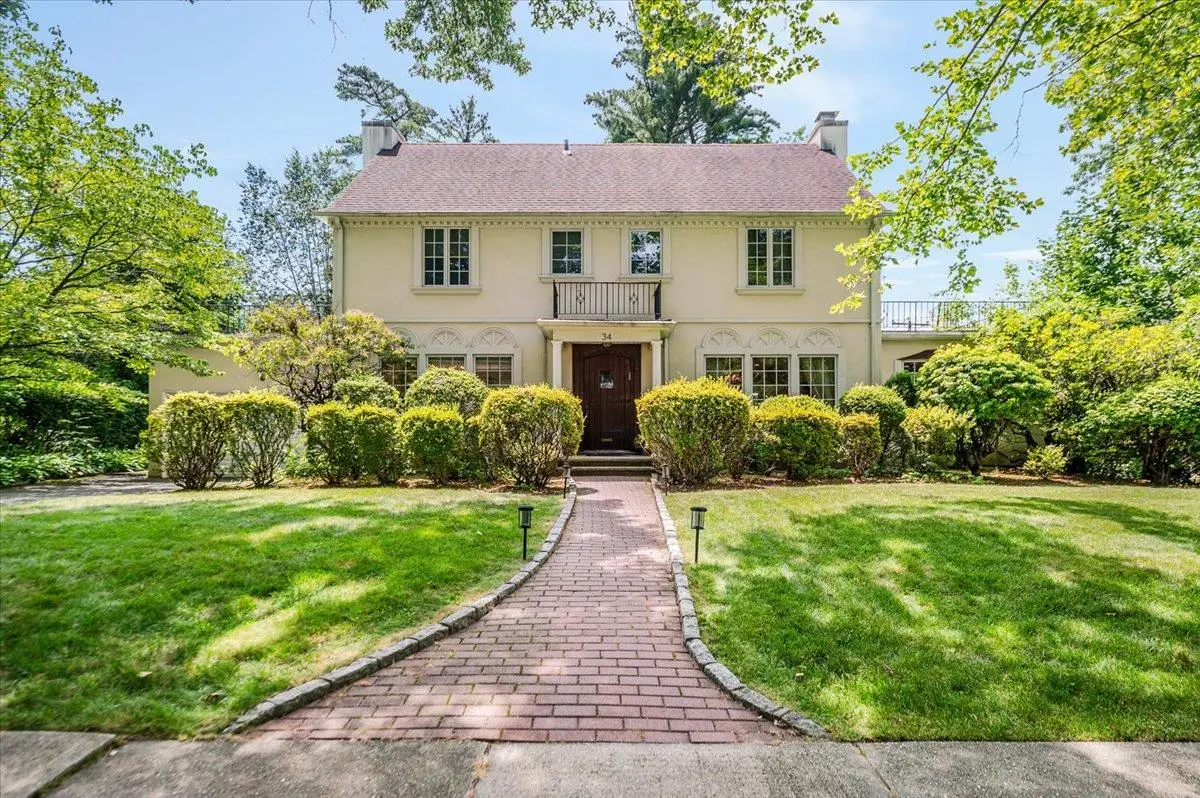 34 Arleigh Road, Great Neck, NY 11021 - Image #1