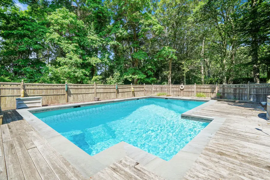 15 Youngs Avenue, Mattituck, NY 11952 - Image #2