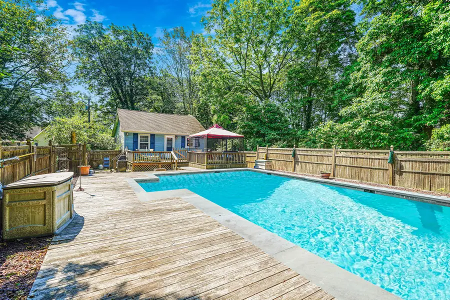 15 Youngs Avenue, Mattituck, NY 11952 - Image #3