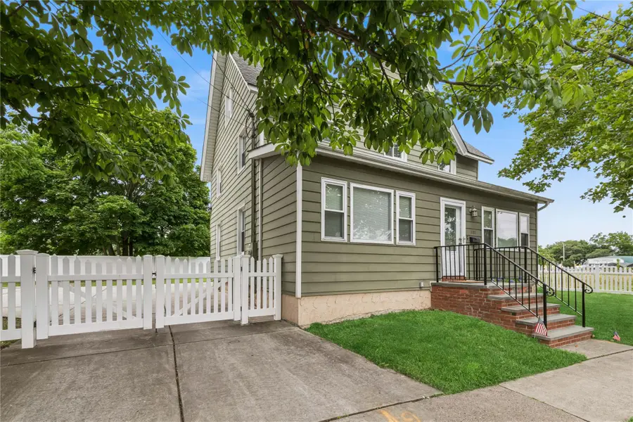 401 Ocean Avenue, Malverne, NY 11565 - Image #2