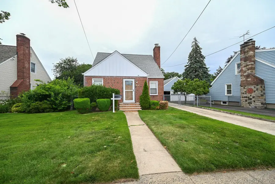 85-23 264th Street, Floral Park, NY 11001 - Image #3