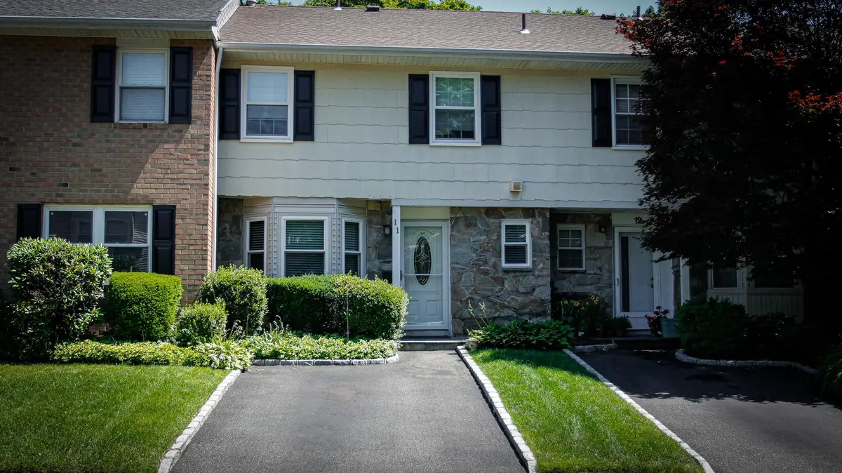 11 Manors Drive, Jericho, NY 11753 - Image #1