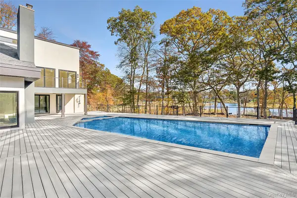 12 Plume Grass Way, Westhampton, NY 11977