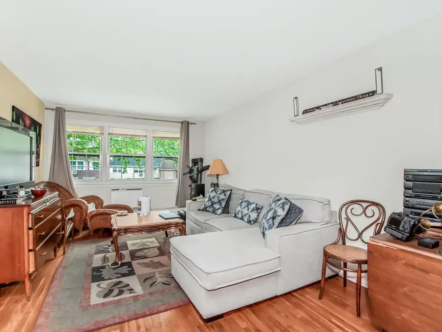 240-21 68th Avenue #10, Douglaston, NY 11362 - Image #3