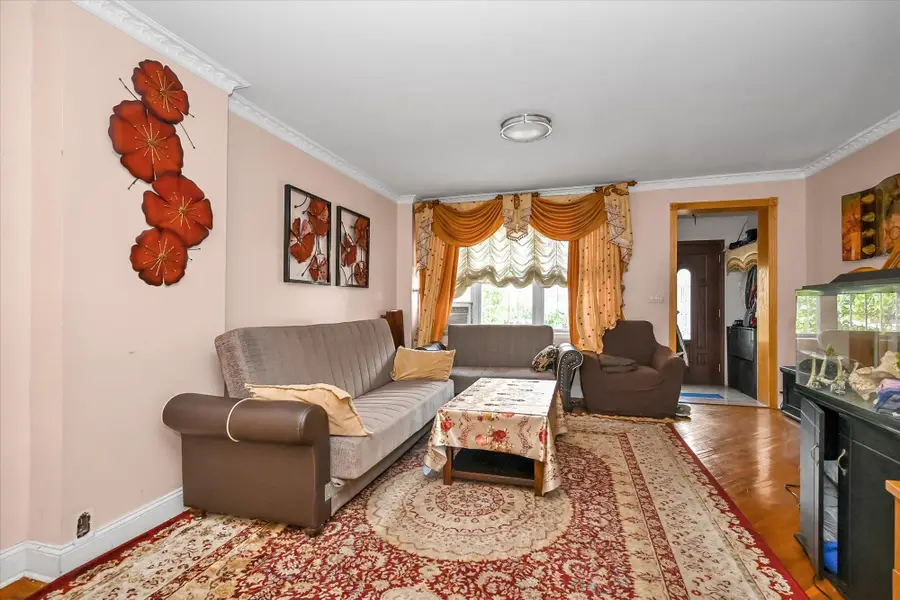 147-31 Hoover Avenue, Briarwood, NY 11435 - Image #2