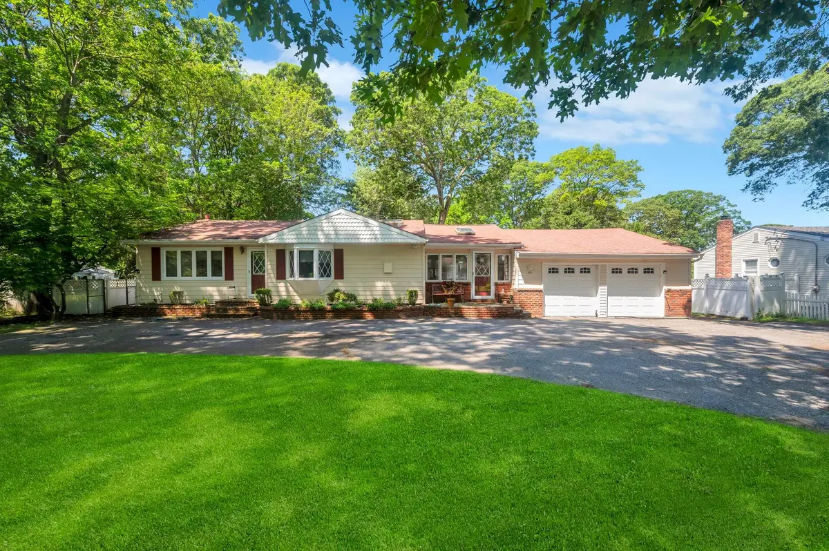 86 Seawanhaka Avenue, Lake Grove, NY 11755 - Image #1