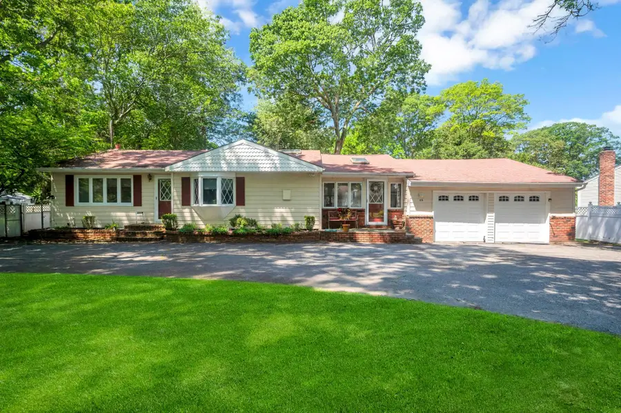 86 Seawanhaka Avenue, Lake Grove, NY 11755 - Image #2