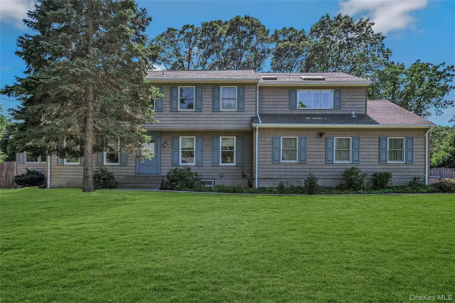 6 Settlers Way, East Setauket, NY 11733 - Image #2