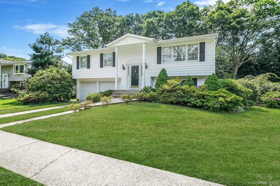 708 Bohemia Parkway, Sayville, NY 11782 - Image #3