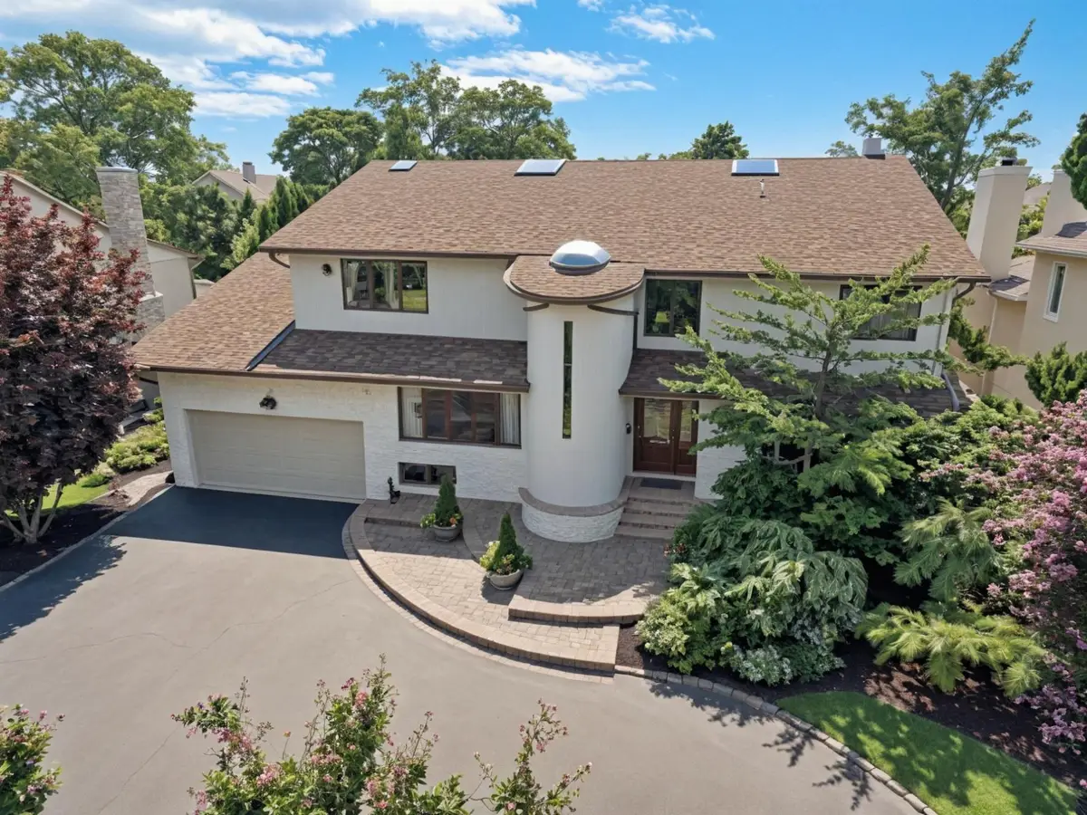 2000 Lake End Road, Merrick, NY 11566 - #1