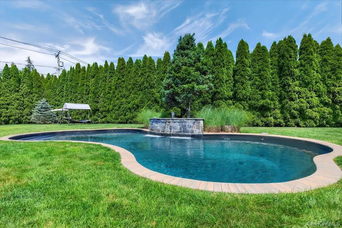 75 Head Of The Neck Road, Bellport, NY 11713 - Image #1