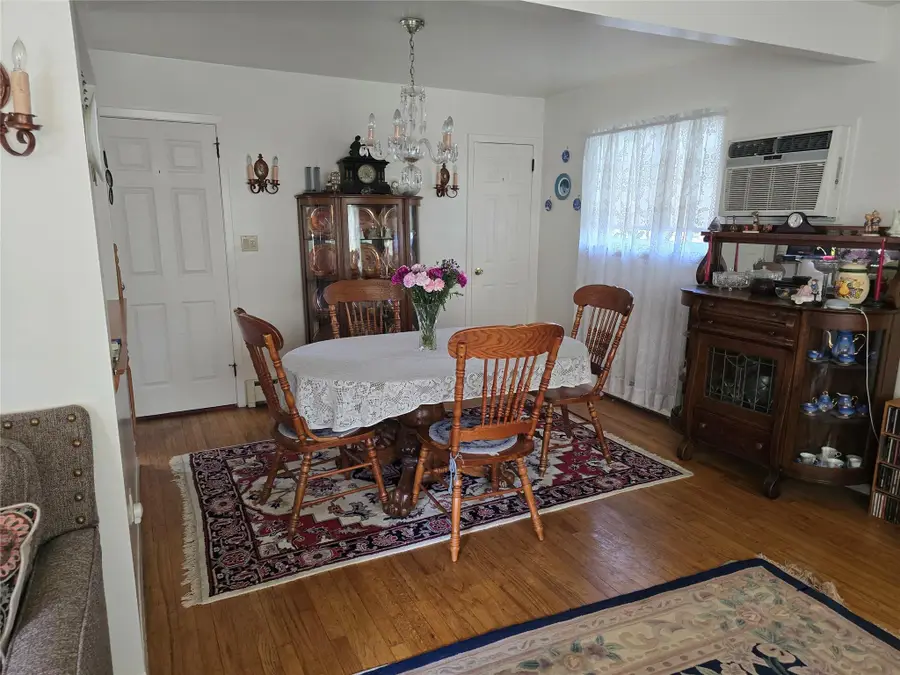 27 Leo Lane, Deer Park, NY 11729 - Image #2