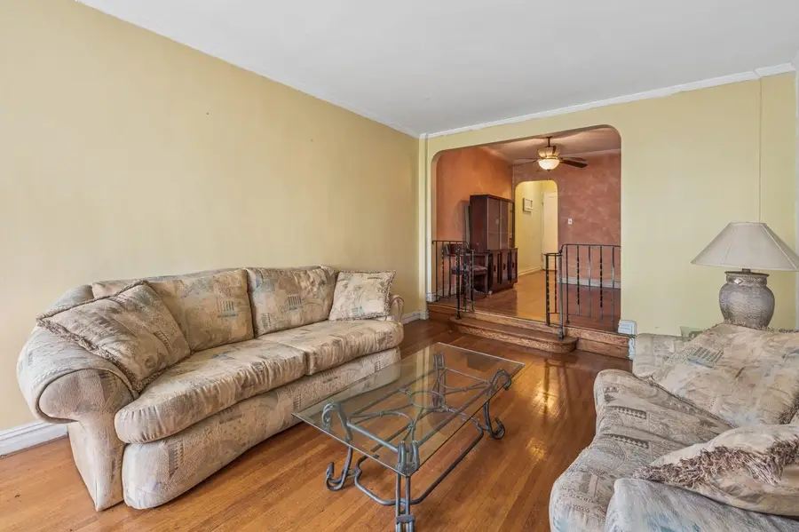 306 E Mosholu Parkway S #3D, Bronx, NY 10458 - Image #2