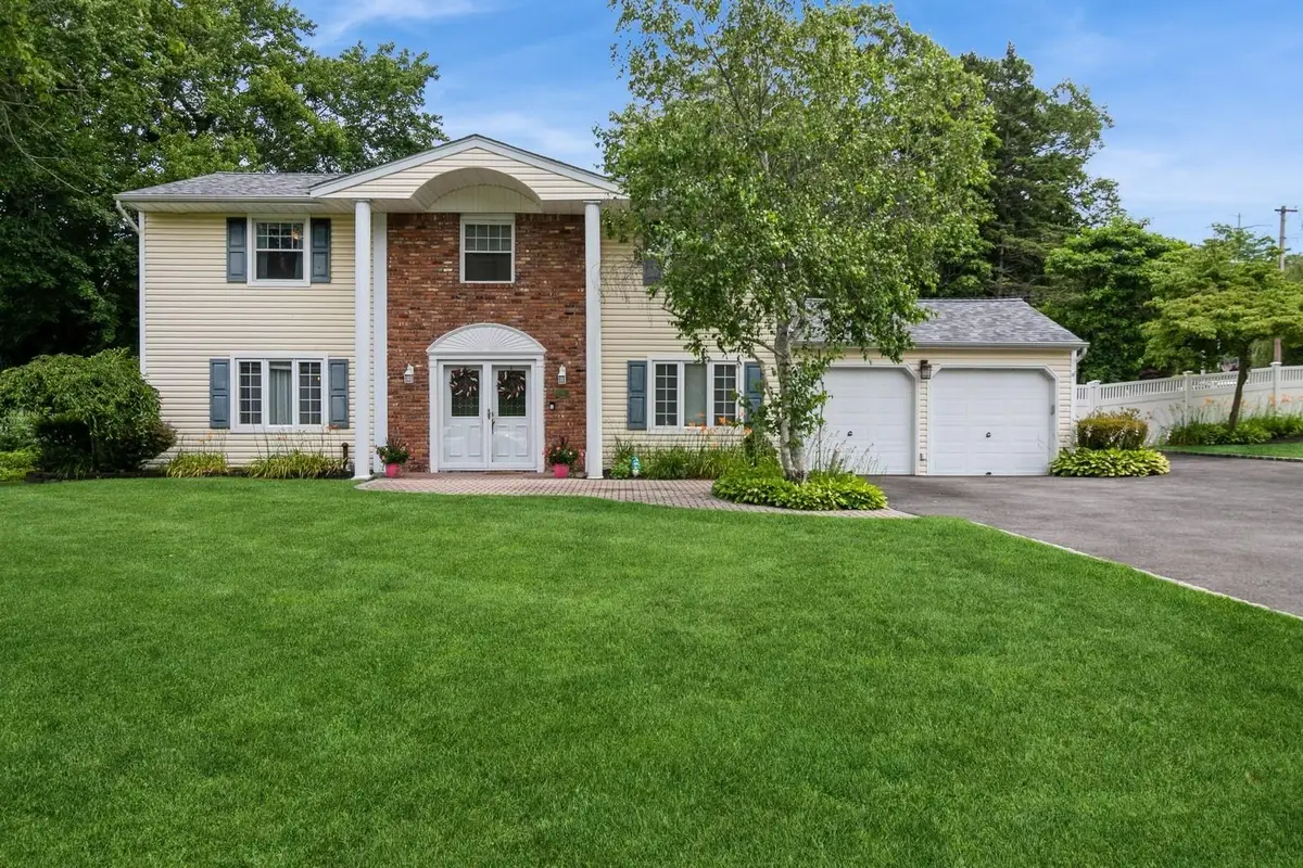 30 Dale Lane, Hauppauge, NY 11788 - #1