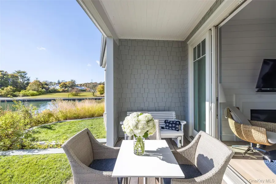 31 Old Boathouse Lane S, Hampton Bays, NY 11946 - Image #2
