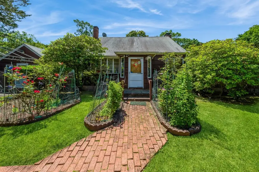 51 W Donellan Road, Hampton Bays, NY 11946 - Image #2