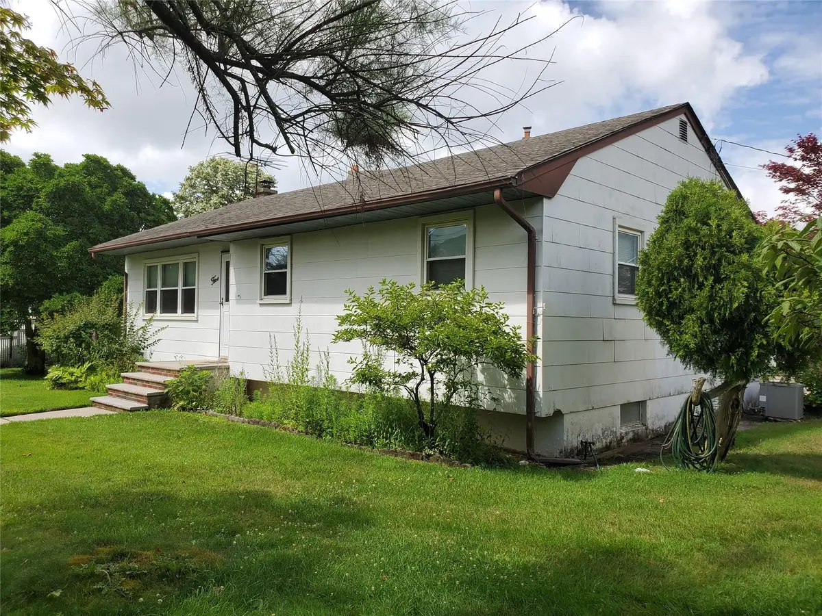 5 Uranus Road, Rocky Point, NY 11778 - Image #1