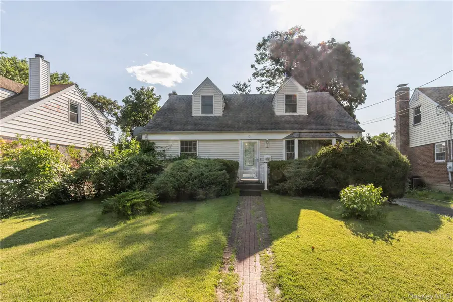 6 Grady Court, Great Neck, NY 11023 - Image #2