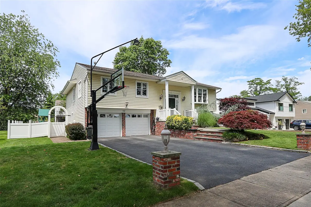 112 Ursula Drive, Roslyn, NY 11576 - Image #1