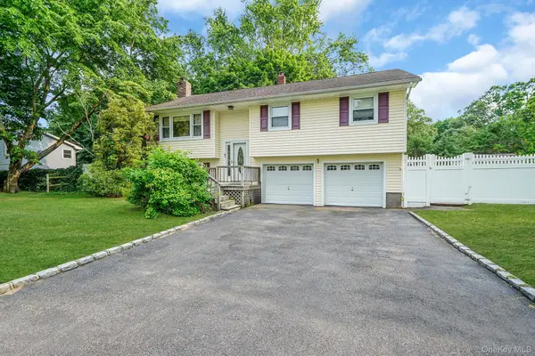 4 Margaret Drive, Nesconset, NY 11767