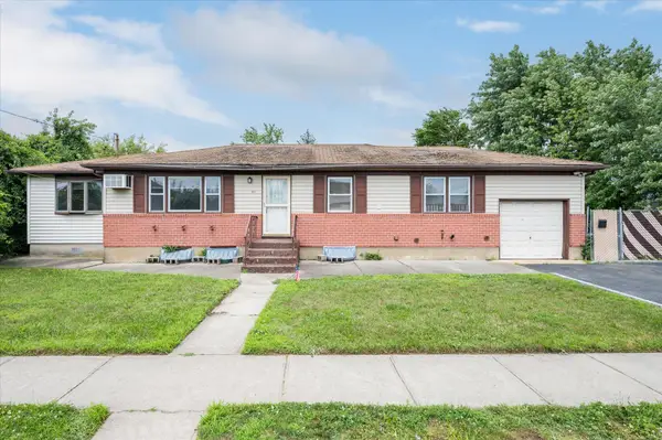 21 Silver Street, West Babylon, NY 11704