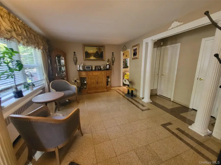 413 51st Street, Lindenhurst, NY 11757 - Image #2