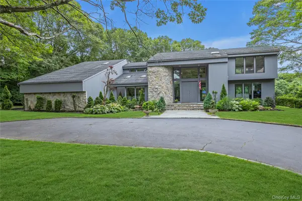 6 Fox Hunt Court, Huntington, NY 11743