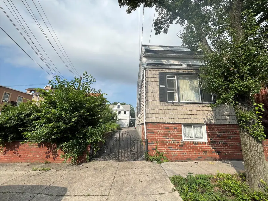 5611 Remsen Place, Maspeth, NY 11378 - Image #2