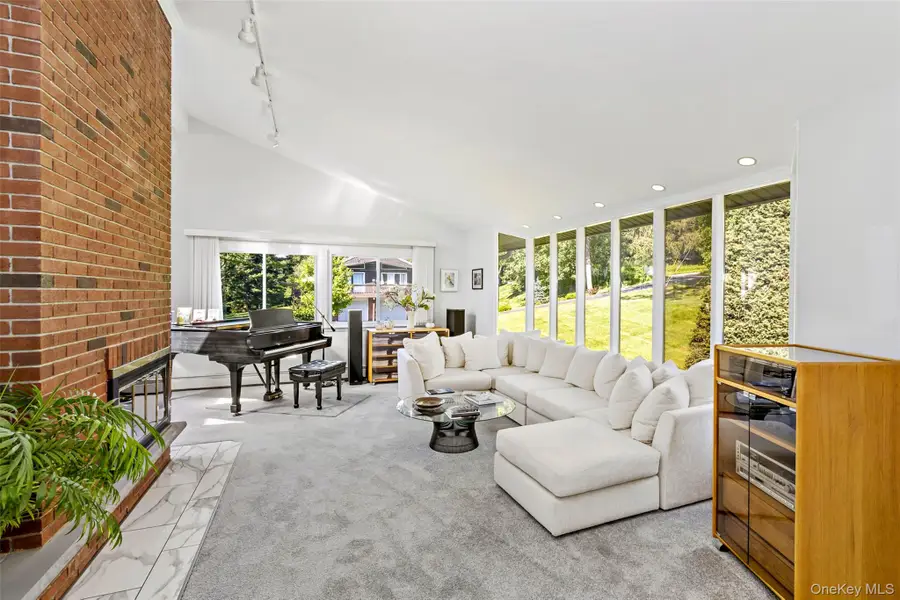 207 E Hook Road, Hopewell Junction, NY 12533 - Image #2