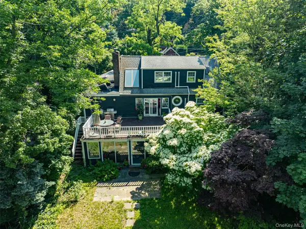 90 E Broadway, Roslyn, NY 11576