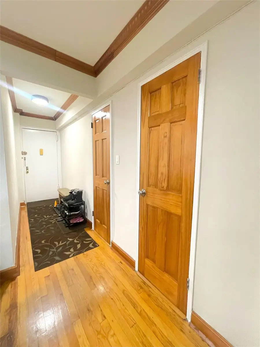 84-31 Van Wyck Expressway #5F, Briarwood, NY 11435 - Image #2