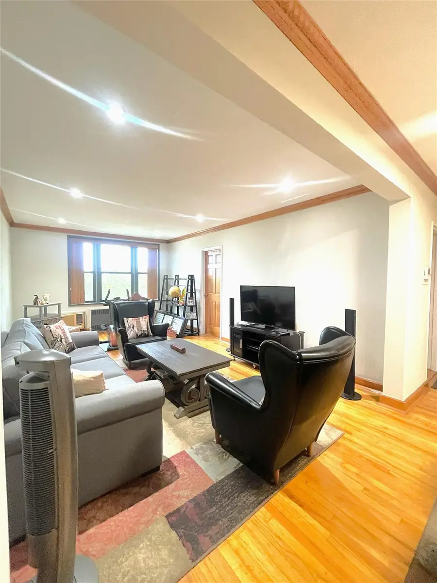 84-31 Van Wyck Expressway #5F, Briarwood, NY 11435 - Image #3