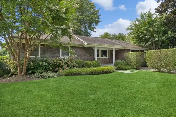 20 Stratton Square, East Hampton, NY 11937