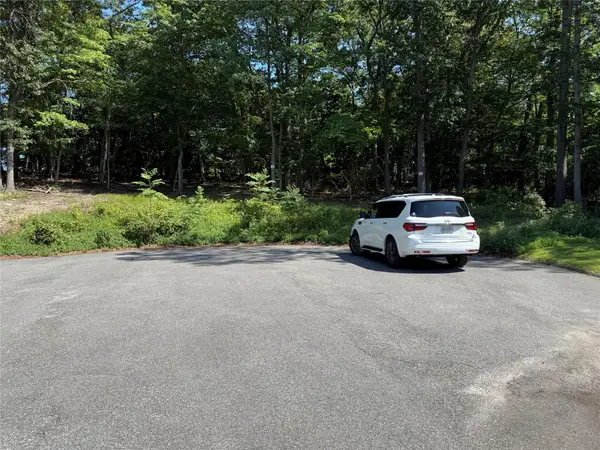 Samantha Lane, Port Jefferson Station, NY 11777