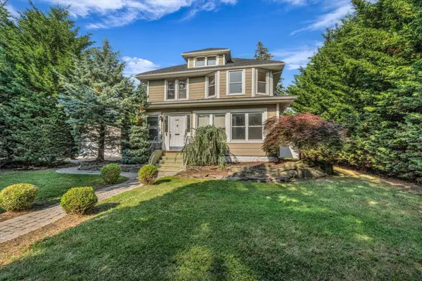 643 Deer Park Avenue, Babylon, NY 11702