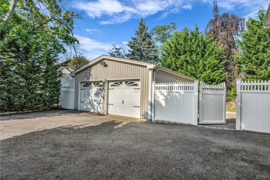 643 Deer Park Avenue, Babylon, NY 11702 - Image #3