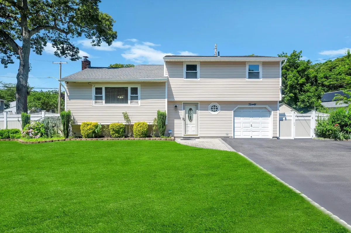 20 College Road, Selden, NY 11784 - Image #1