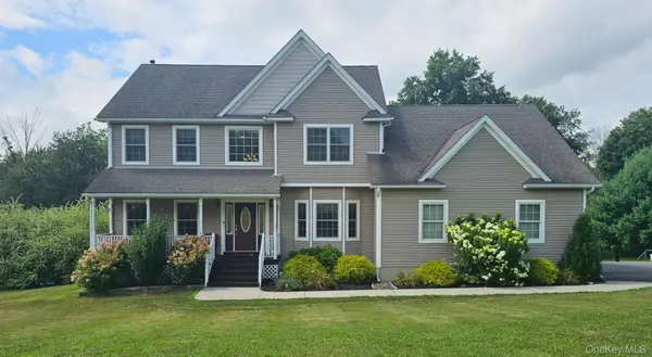 14 Sanok Drive, Campbell Hall, NY 10916