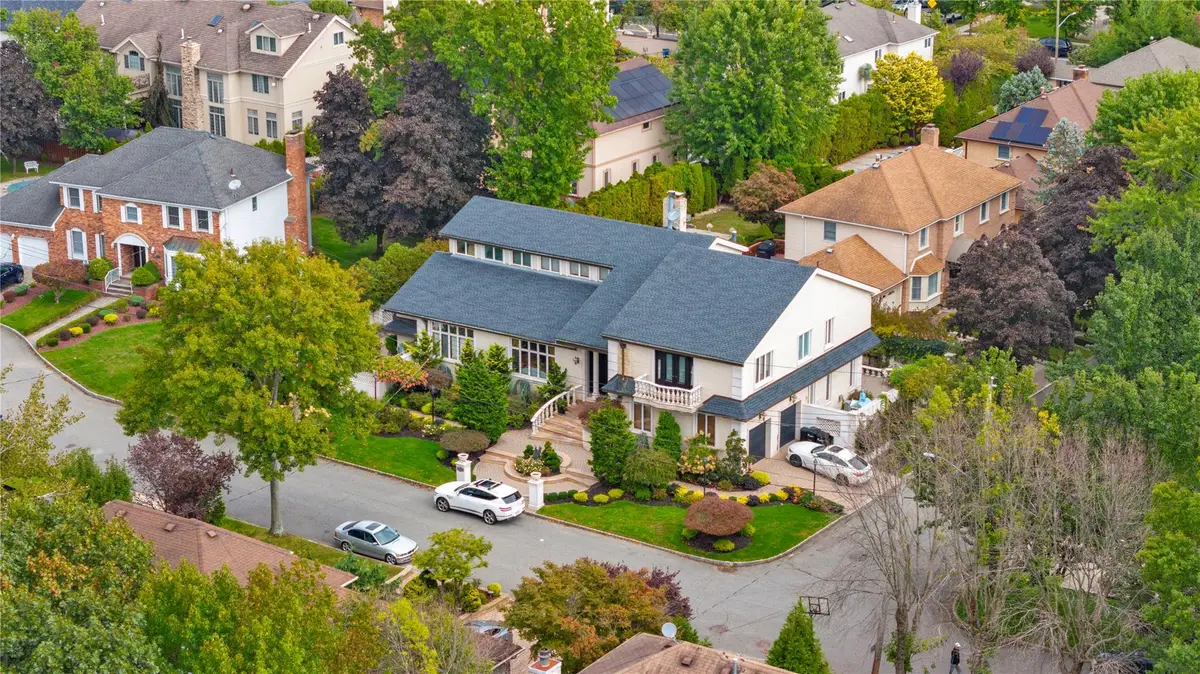 35 Jeffrey Place, Staten Island, NY 10307 - Image #1