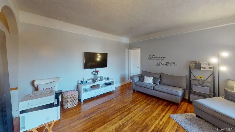 590 E Third Street #2D, Mount Vernon, NY 10553 - Image #2